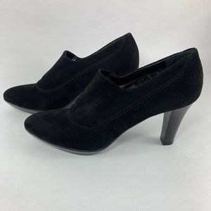 Women’s comfortable Aquatalia Black Suede Leather Booties/Heels
